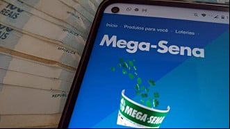 Mega-Sena pode ser apostada pelo celular - Créditos: Divulgação/Ache Concursos Mega-Sena pode ser apostada pelo celular - Créditos: Divulgação/Ache Concursos